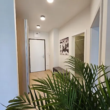 公寓 2 Apartment, New Building, Bosakova Street, 28 布拉迪斯拉发