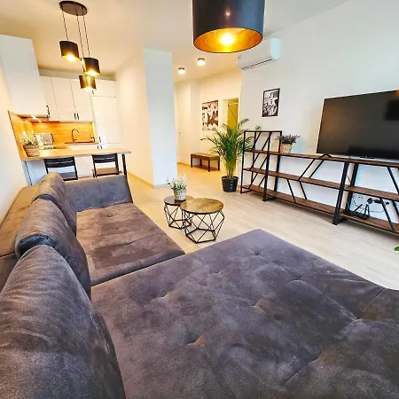 아파트 2 Apartment, New Building, Bosakova Street, 28 브라티슬라바